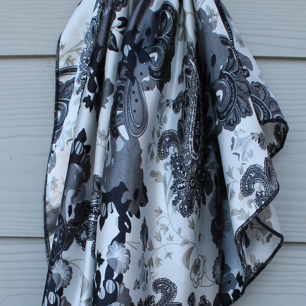 Wildrag - Scarf - 36x36" - Like NEW - Silver Paisley